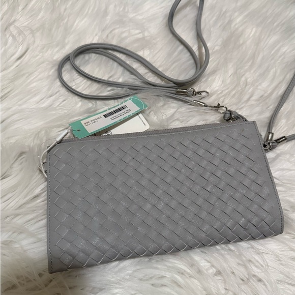 Urban Expressions Elle Woven Clutch-light gray and NWT - Picture 3 of 4